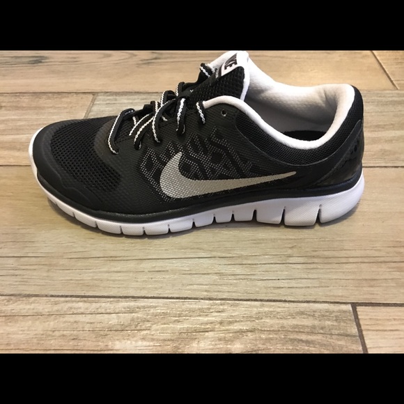SOLD🚫🚫🚫 Nike Flex Run Shoes - Picture 4 of 4